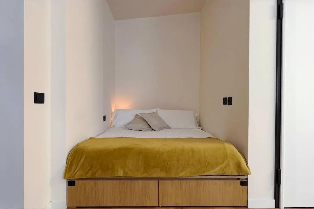 Homeby, Casa Anna Milão 0*,