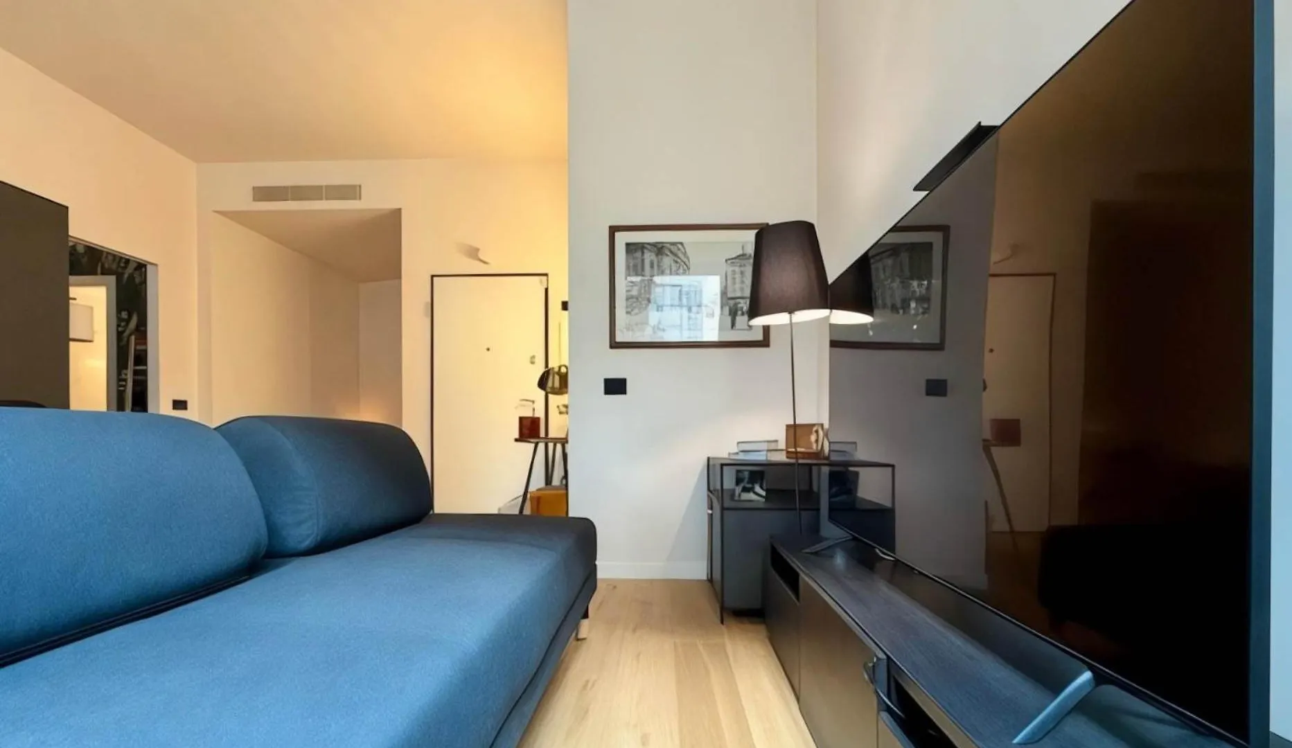 Homeby, Casa Anna Milão Itália